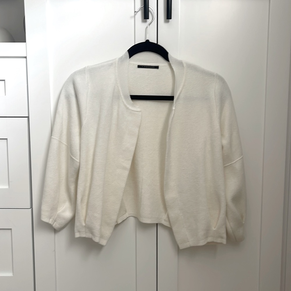 Small. T Tahari. Sweater. Cream. Work only once!